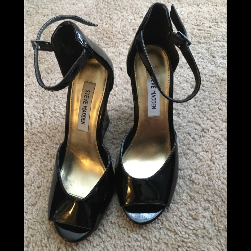 Steve Madden Daintyyy Wedge Black Patent Heel